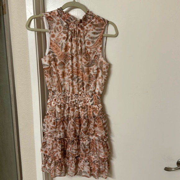 🤩Beautiful 1 State Dress! Size Medium! Excellent Condition! Great style! - Picture 1 of 4